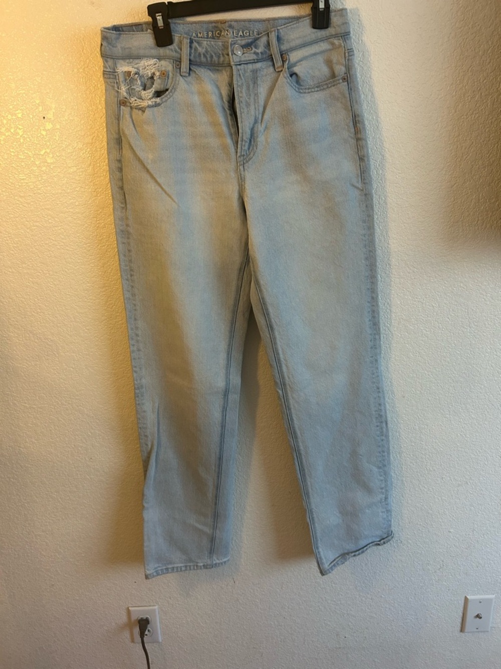 American Eagle Outfitters Light Blue High-Rise Women’s Jeans